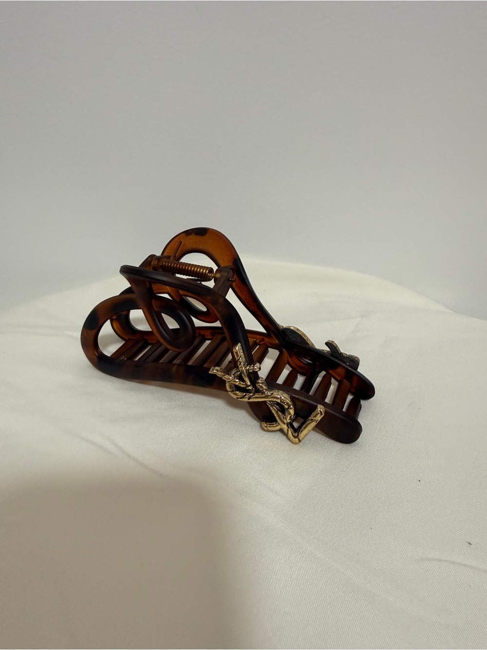 Tortoiseshell Hair Claw Clip - Picture 2 of 3